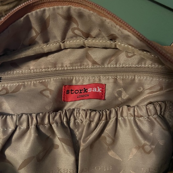 Storksak Elizabeth Leather Diaper Bag - Picture 8 of 8